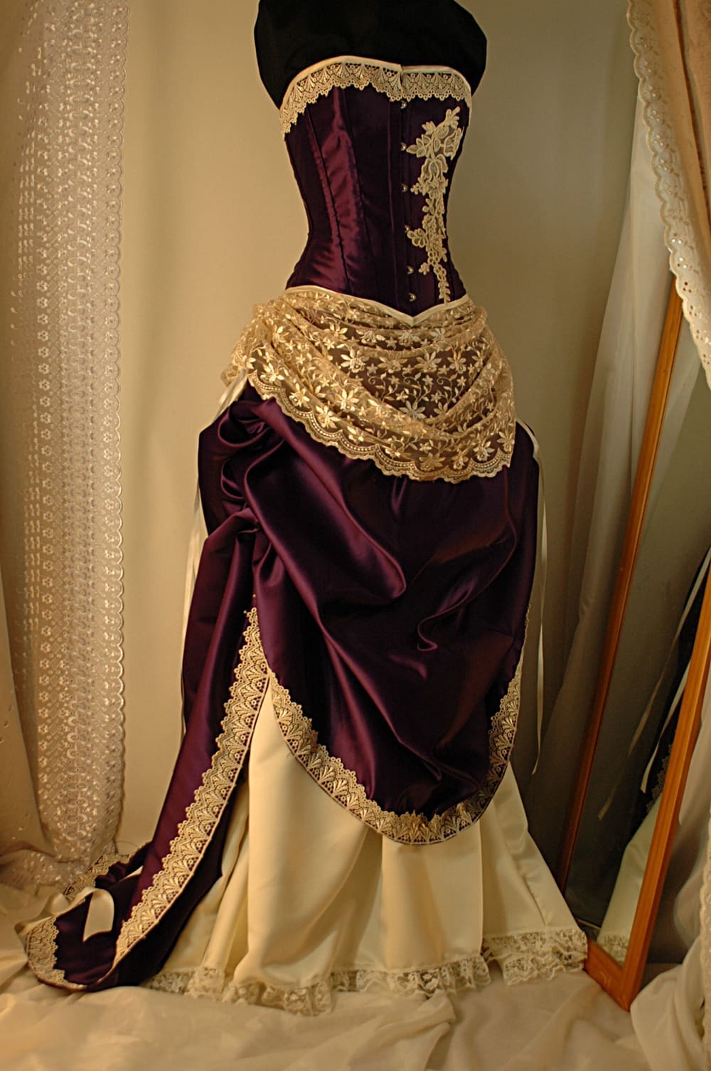 Juliet in sage green with ivory - Image 13