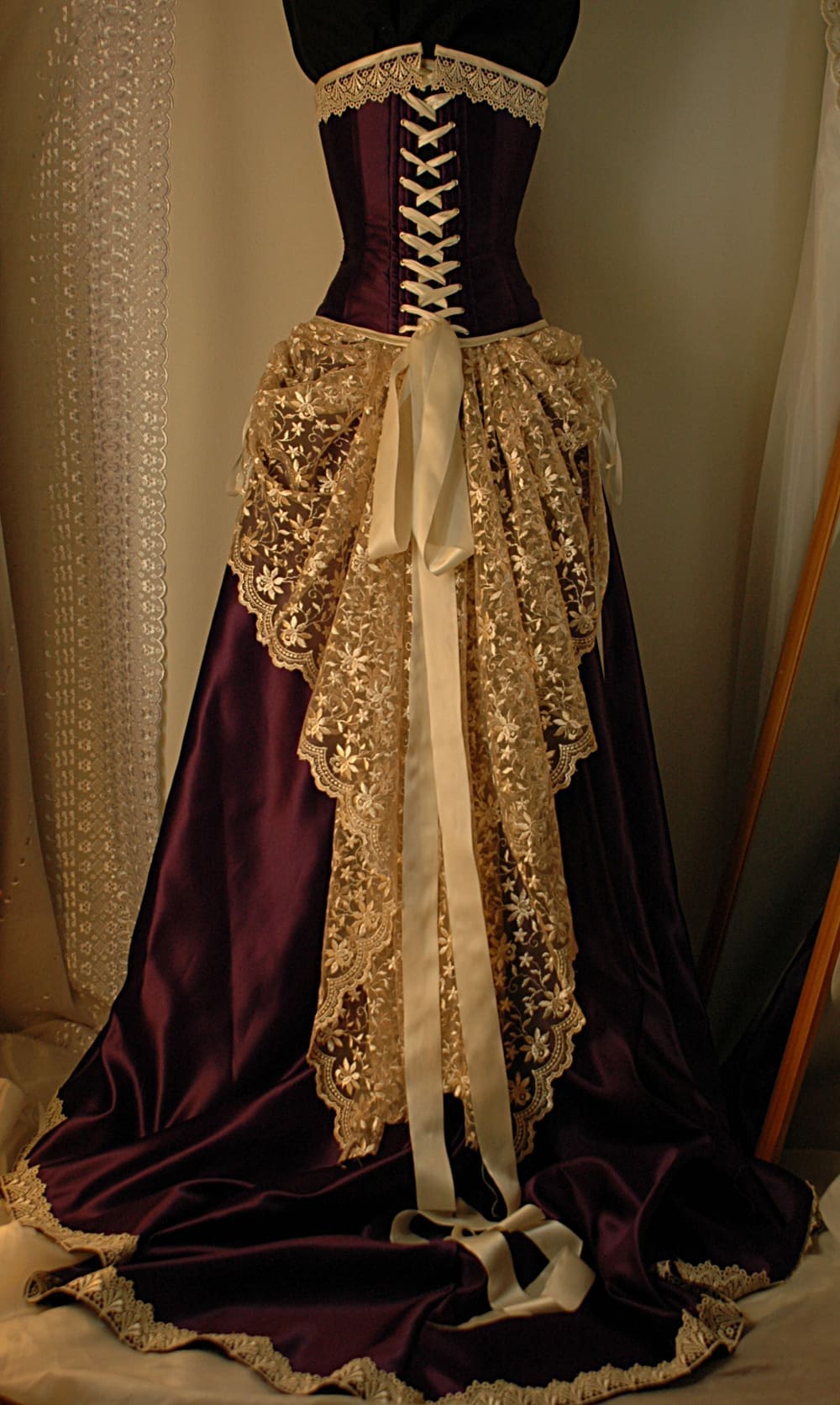 Juliet in sage green with ivory - Image 8