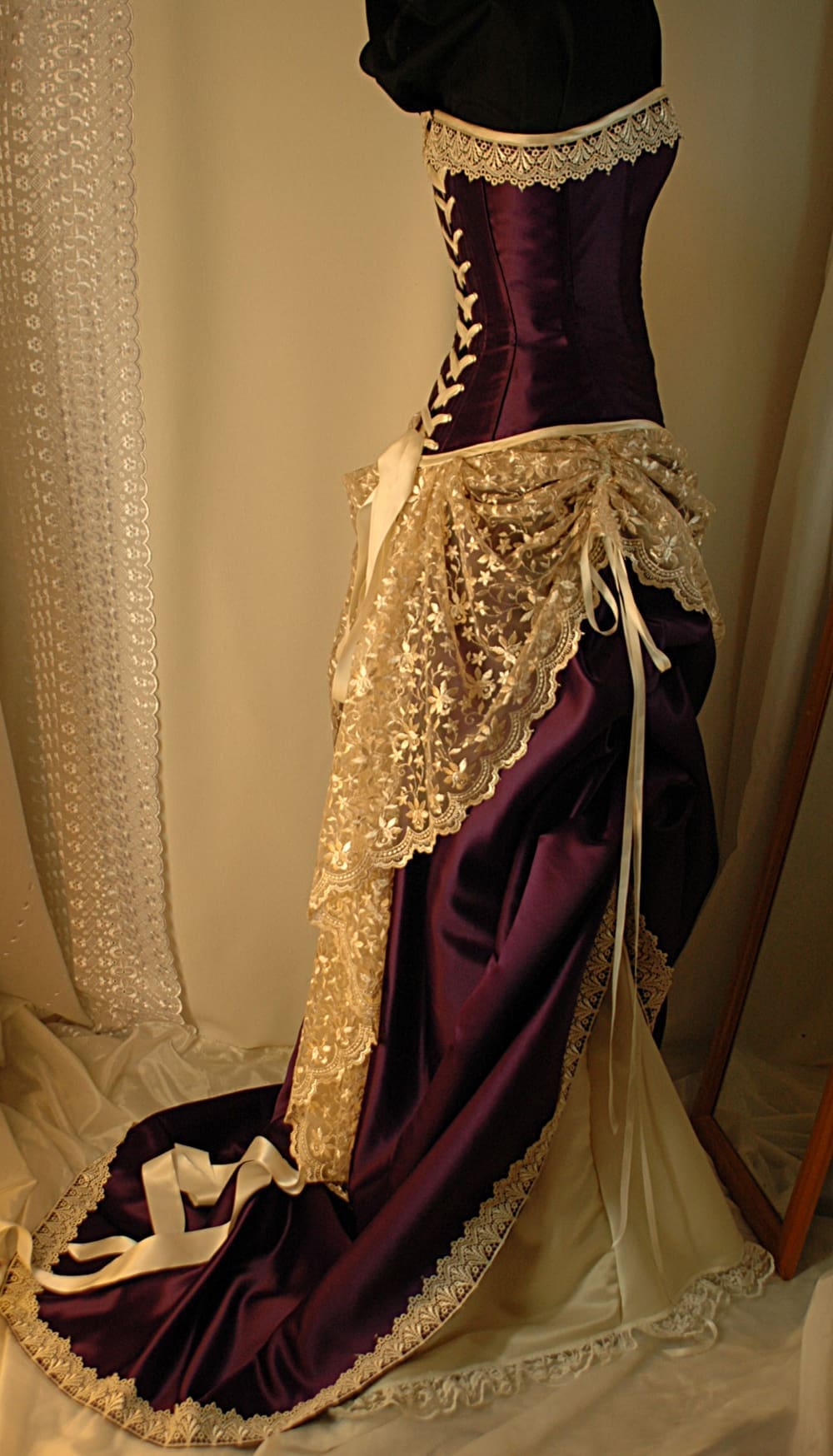 Juliet in burgundy with ivory - Image 8