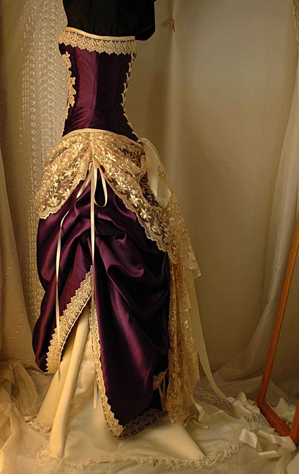 Juliet in burgundy with ivory - Image 9