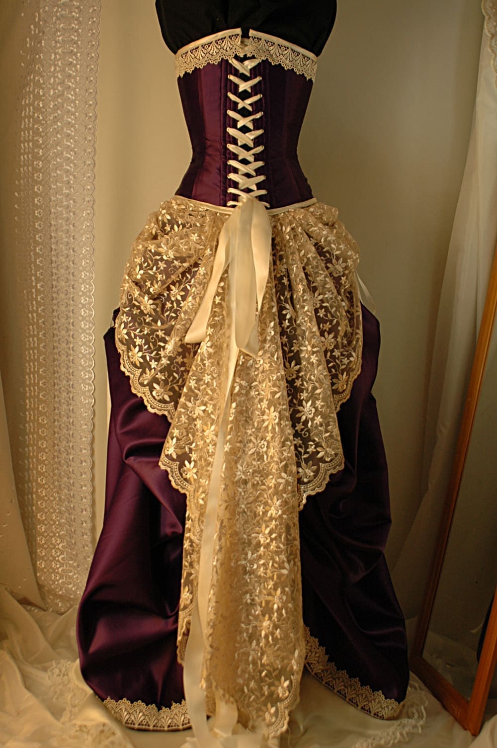 Juliet in sage green with ivory - Image 12