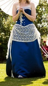 Juliet in burgundy with ivory - Image 4