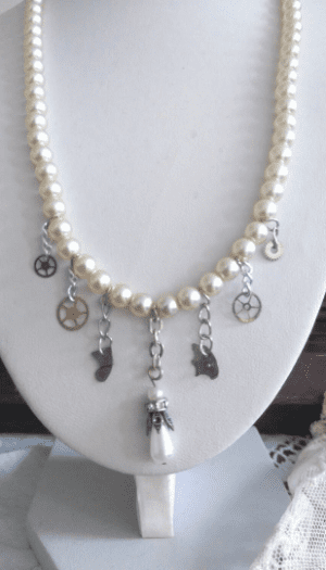 Simple steampunk pearl necklace