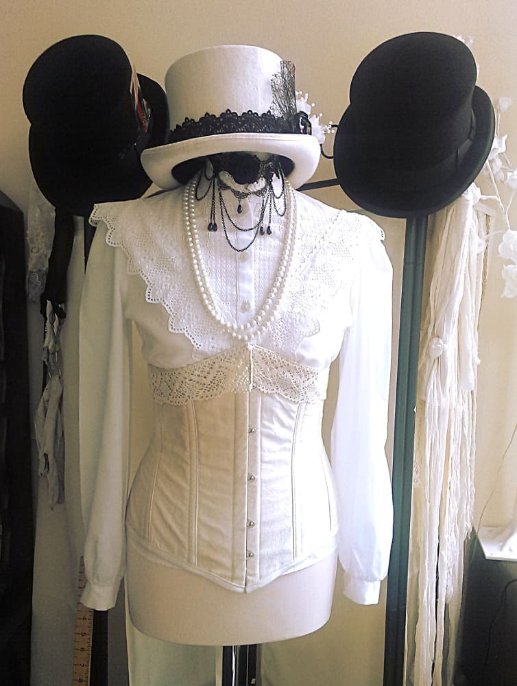 Black and white steampunk top hat - Image 3