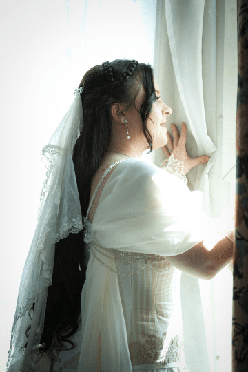 Partial veil - Image 2